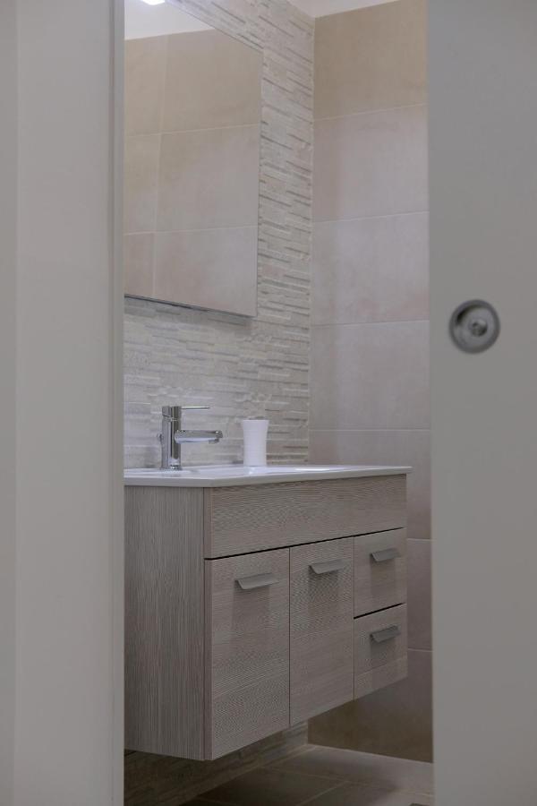 Pietra Bianca Appartment Bari Buitenkant foto