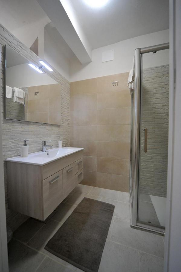 Pietra Bianca Appartment Bari Buitenkant foto